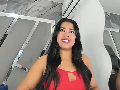 Snapshot of alannaht chatting on 04/18/26, 01:13 alannaht online show from 04/18/26, 01:13