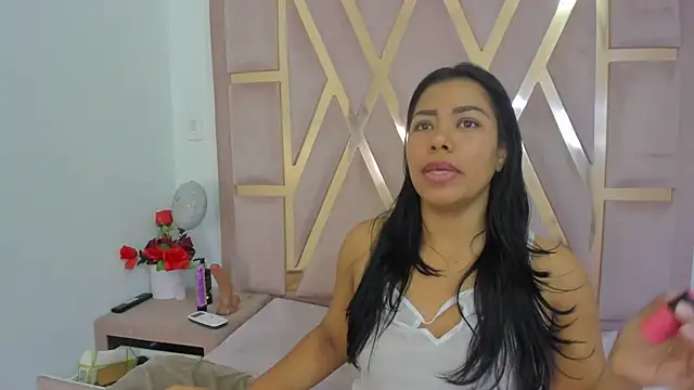 Snapshot of alannaht chatting on 05/26/26, 02:09 alannaht online show from 05/26/26, 02:09