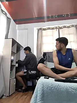 Snapshot of Erenk_and_Levy chatting on 04/08/26, 04:19 Erenk and Levy online show from 04/08/26, 04:19