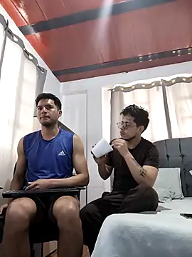 Snapshot of Erenk_and_Levy chatting on 04/11/26, 04:54 Erenk and Levy online show from 04/11/26, 04:54