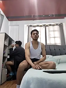 Snapshot of Erenk_and_Levy chatting on 04/14/26, 03:39 Erenk and Levy online show from 04/14/26, 03:39