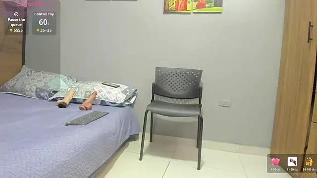 Snapshot of Enzoo98_ chatting on 04/10/26, 11:56 Enzoo98 online show from 04/10/26, 11:56