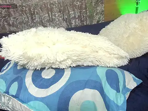 Snapshot of Enzoo98_ chatting on 03/24/26, 04:56 Enzoo98 online show from 03/24/26, 04:56