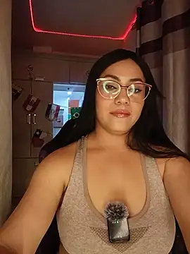 Snapshot of PiscisGirl chatting on 07/17/26, 05:37 PiscisGirl online show from 07/17/26, 05:37