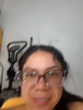 Snapshot of Aila_Phone chatting on 04/12/26, 05:00 Aila Phone online show from 04/12/26, 05:00