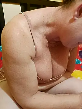 Snapshot of samitetas chatting on 04/13/26, 12:42 samitetas online show from 04/13/26, 12:42