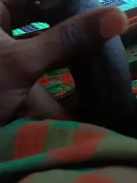 Snapshot of kingcouple89 chatting on 04/12/26, 04:38 kingcouple89 online show from 04/12/26, 04:38