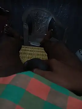 Snapshot of kingcouple89 chatting on 04/06/26, 07:04 kingcouple89 online show from 04/06/26, 07:04