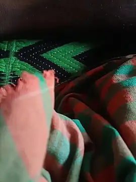 Snapshot of kingcouple89 chatting on 04/05/26, 03:13 kingcouple89 online show from 04/05/26, 03:13