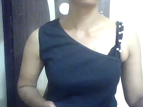 Snapshot of Sonam1186 chatting on 05/13/26, 01:29 Sonam1186 online show from 05/13/26, 01:29
