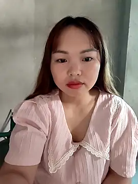 Snapshot of Mina_xYx chatting on 05/07/26, 01:43 Mina xYx online show from 05/07/26, 01:43