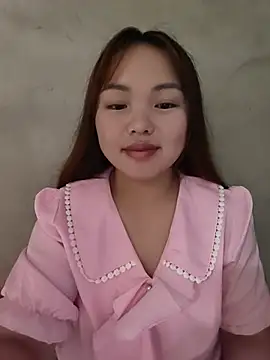 Snapshot of Mina_xYx chatting on 05/18/26, 04:07 Mina xYx online show from 05/18/26, 04:07