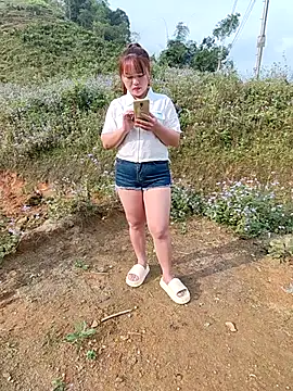 Snapshot of Mina_xYx chatting on 03/16/26, 01:13 Mina xYx online show from 03/16/26, 01:13