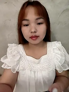 Snapshot of Mina_xYx chatting on 05/05/26, 02:03 Mina xYx online show from 05/05/26, 02:03
