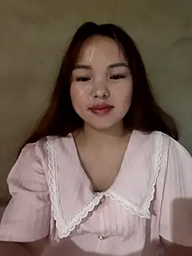 Snapshot of Mina_xYx chatting on 05/18/26, 04:12 Mina xYx online show from 05/18/26, 04:12