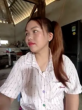 Snapshot of Mina_xYx chatting on 04/09/26, 01:29 Mina xYx online show from 04/09/26, 01:29