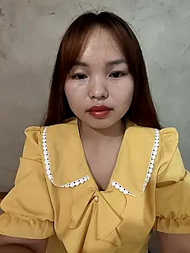 Snapshot of Mina_xYx chatting on 04/28/26, 02:38 Mina xYx online show from 04/28/26, 02:38