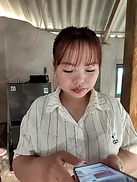 Snapshot of Mina_xYx chatting on 04/06/26, 11:50 Mina xYx online show from 04/06/26, 11:50