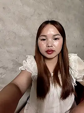 Snapshot of Mina_xYx chatting on 04/12/26, 12:30 Mina xYx online show from 04/12/26, 12:30