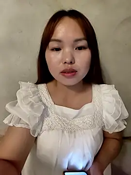 Snapshot of Mina_xYx chatting on 04/29/26, 05:30 Mina xYx online show from 04/29/26, 05:30