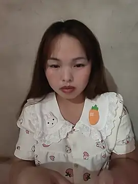 Snapshot of Mina_xYx chatting on 05/27/26, 04:36 Mina xYx online show from 05/27/26, 04:36