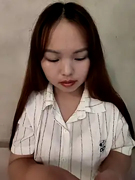 Snapshot of Mina_xYx chatting on 05/01/26, 03:17 Mina xYx online show from 05/01/26, 03:17