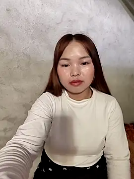 Snapshot of Mina_xYx chatting on 04/06/26, 12:17 Mina xYx online show from 04/06/26, 12:17