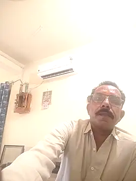 Snapshot of biger_top chatting on 07/15/26, 08:10 biger top online show from 07/15/26, 08:10