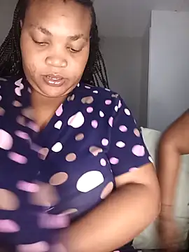 BeverlyQueen15 online show from 04/13/26, 11:31