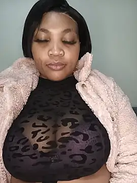 BeverlyQueen15 online show from 05/29/26, 02:06