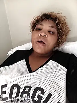 BeverlyQueen15 online show from 03/31/26, 10:17