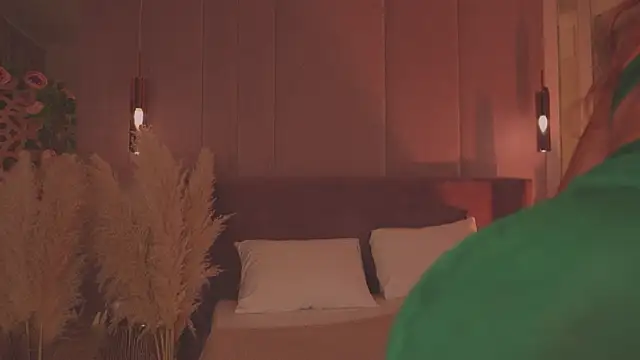 SerenaWest  online show from 04/10/26, 05:53