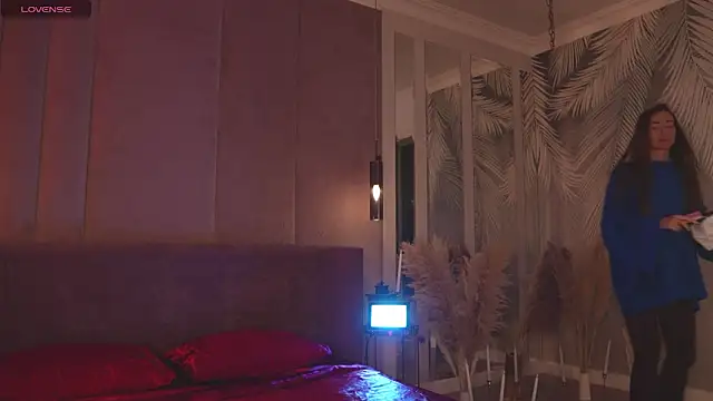 SerenaWest  online show from 03/21/26, 04:44