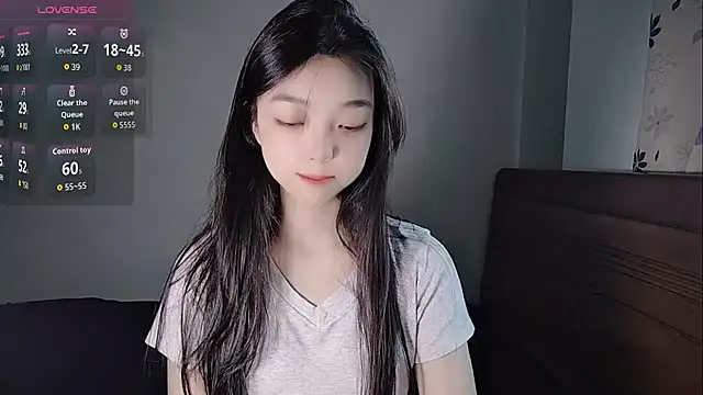 oblakitty  online show from 04/22/26, 12:28