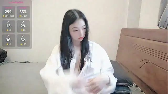 Snapshot of oblakitty_ chatting on 06/07/26, 12:38 oblakitty online show from 06/07/26, 12:38