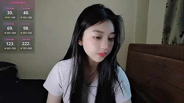 Snapshot of oblakitty_ chatting on 04/07/26, 12:56 oblakitty online show from 04/07/26, 12:56