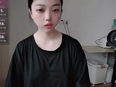 Snapshot of oblakitty_ chatting on 07/11/26, 01:28 oblakitty online show from 07/11/26, 01:28