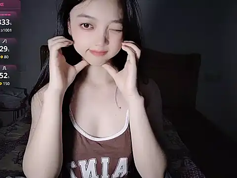 Snapshot of oblakitty_ chatting on 06/21/26, 11:32 oblakitty online show from 06/21/26, 11:32