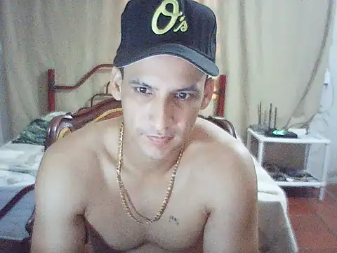 Snapshot of vortexX2565 chatting on 06/13/26, 01:53 vortexX2565 online show from 06/13/26, 01:53