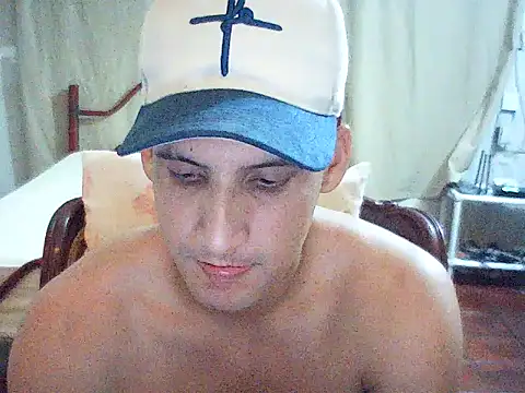 Snapshot of vortexX2565 chatting on 06/08/26, 01:39 vortexX2565 online show from 06/08/26, 01:39