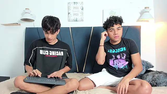 Enzo love18 online show from 04/15/26, 07:25