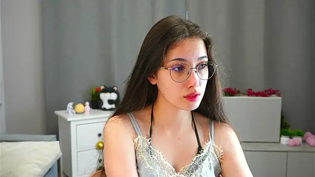 Snapshot of IsauraHolleman chatting on 04/26/26, 03:15 IsauraHolleman online show from 04/26/26, 03:15