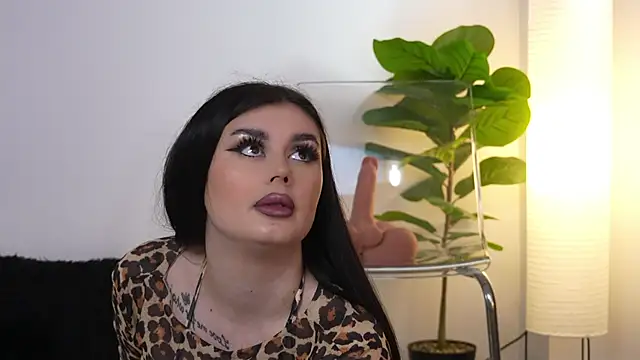 ItsKendra online show from 04/01/26, 12:39