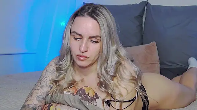 Snapshot of sexy_fuzzy_socks chatting on 03/26/26, 05:50 sexy fuzzy socks online show from 03/26/26, 05:50