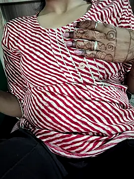 model seela online show from 04/18/26, 04:31