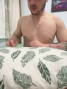 Snapshot of cinoo34 chatting on 04/11/26, 01:24 cinoo34 online show from 04/11/26, 01:24