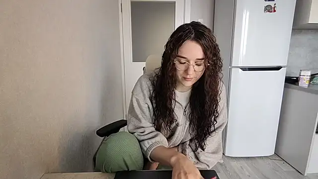 Snapshot of LaritaTocchio chatting on 04/12/26, 06:38 LaritaTocchio online show from 04/12/26, 06:38