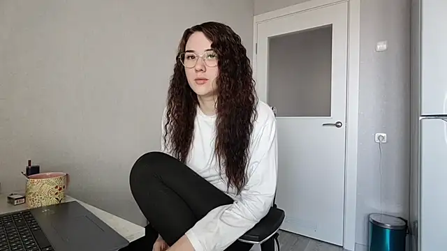 Snapshot of LaritaTocchio chatting on 04/13/26, 07:23 LaritaTocchio online show from 04/13/26, 07:23