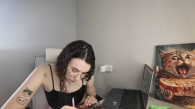 Snapshot of LaritaTocchio chatting on 03/18/26, 08:06 LaritaTocchio online show from 03/18/26, 08:06