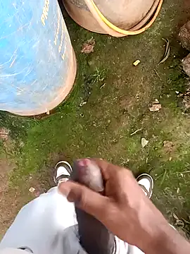 Snapshot of sanju_5418 chatting on 04/12/26, 11:13 sanju 5418 online show from 04/12/26, 11:13